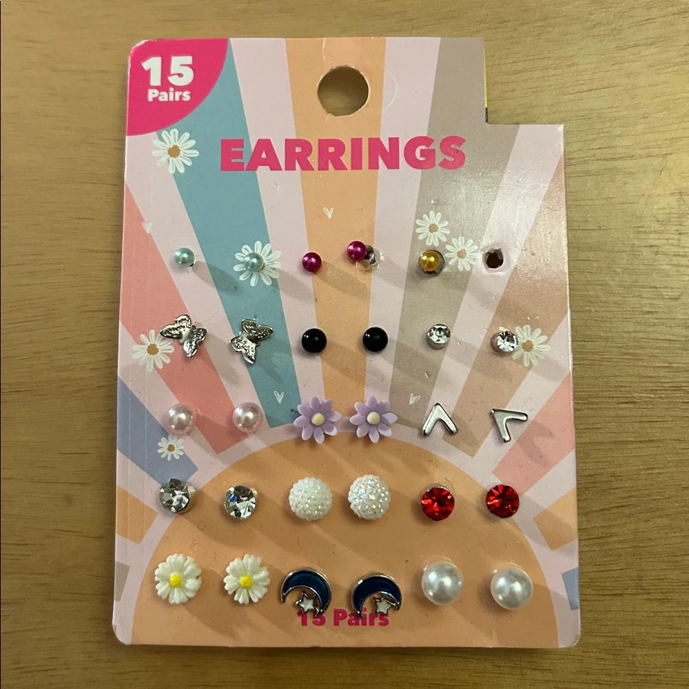 Free with bundle or purchase New Girls 14 Pair Stud Assortment Earrings 💎